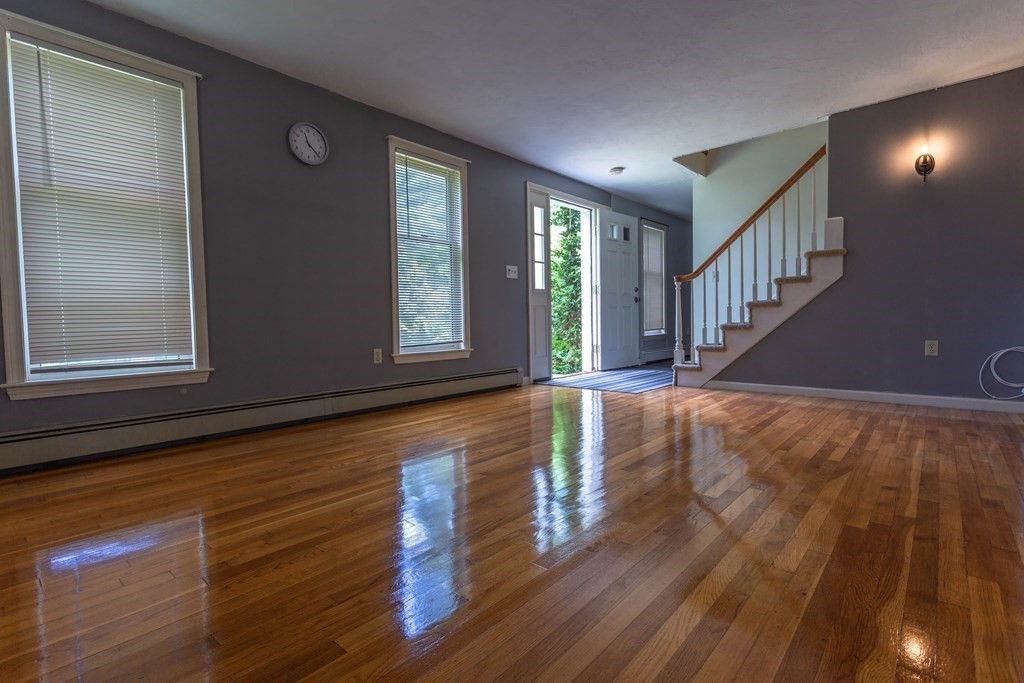 114 New Boston Road Sturbridge, MA 01566 - Photo 9 of 27