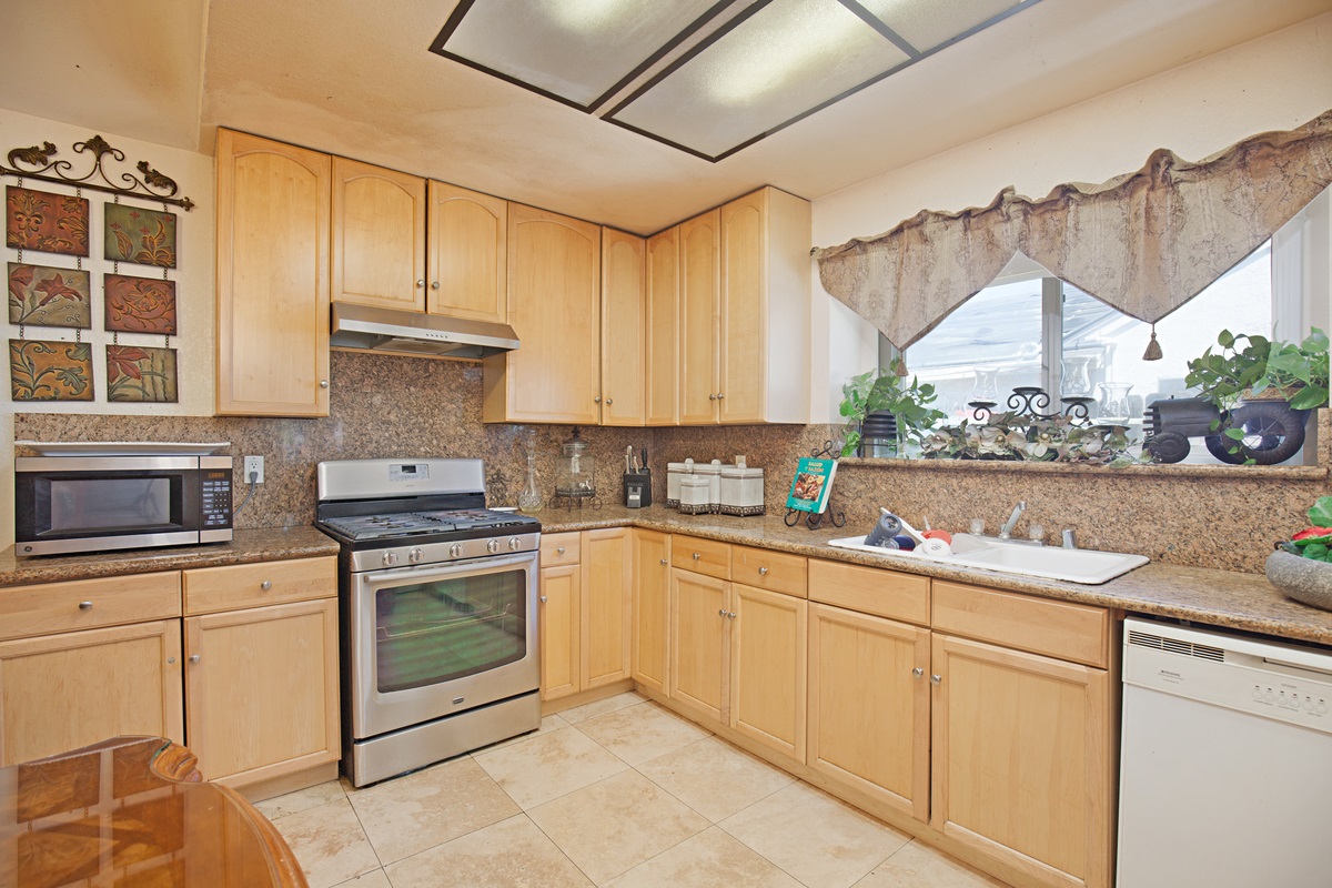 731 Butterfield Road Oceanside, CA 92057 - Photo 11 of 25
