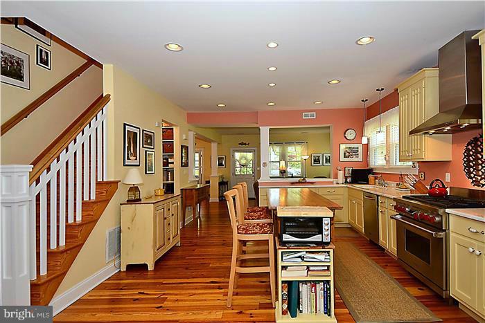 26 Decatur Avenue Annapolis, MD 21403 - Photo 2 of 30 Kitchen