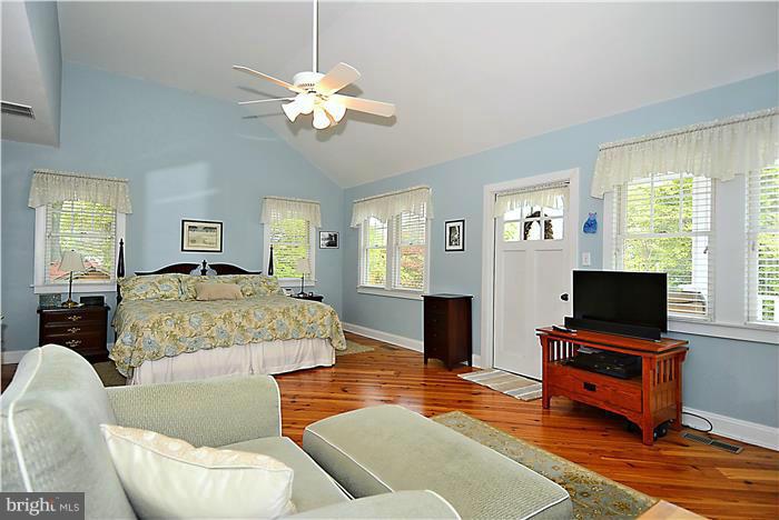 26 Decatur Avenue Annapolis, MD 21403 - Photo 15 of 30 Bedroom (Master)