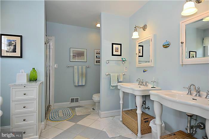 26 Decatur Avenue Annapolis, MD 21403 - Photo 16 of 30 Bath (Master)