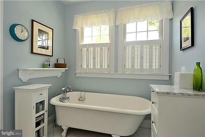 26 Decatur Avenue Annapolis, MD 21403 - Photo 17 of 30 Bath (Master)