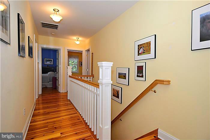 26 Decatur Avenue Annapolis, MD 21403 - Photo 21 of 30 HALLWAY UPPER 1