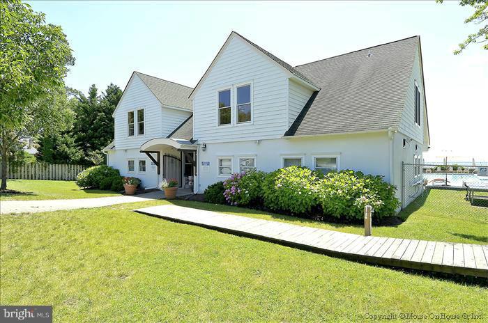 26 Decatur Avenue Annapolis, MD 21403 - Photo 27 of 30 Community POOL CLUBHOUSE