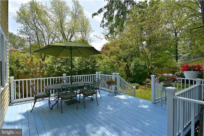 26 Decatur Avenue Annapolis, MD 21403 - Photo 6 of 30 DECK OFF FAMILY ROOM
