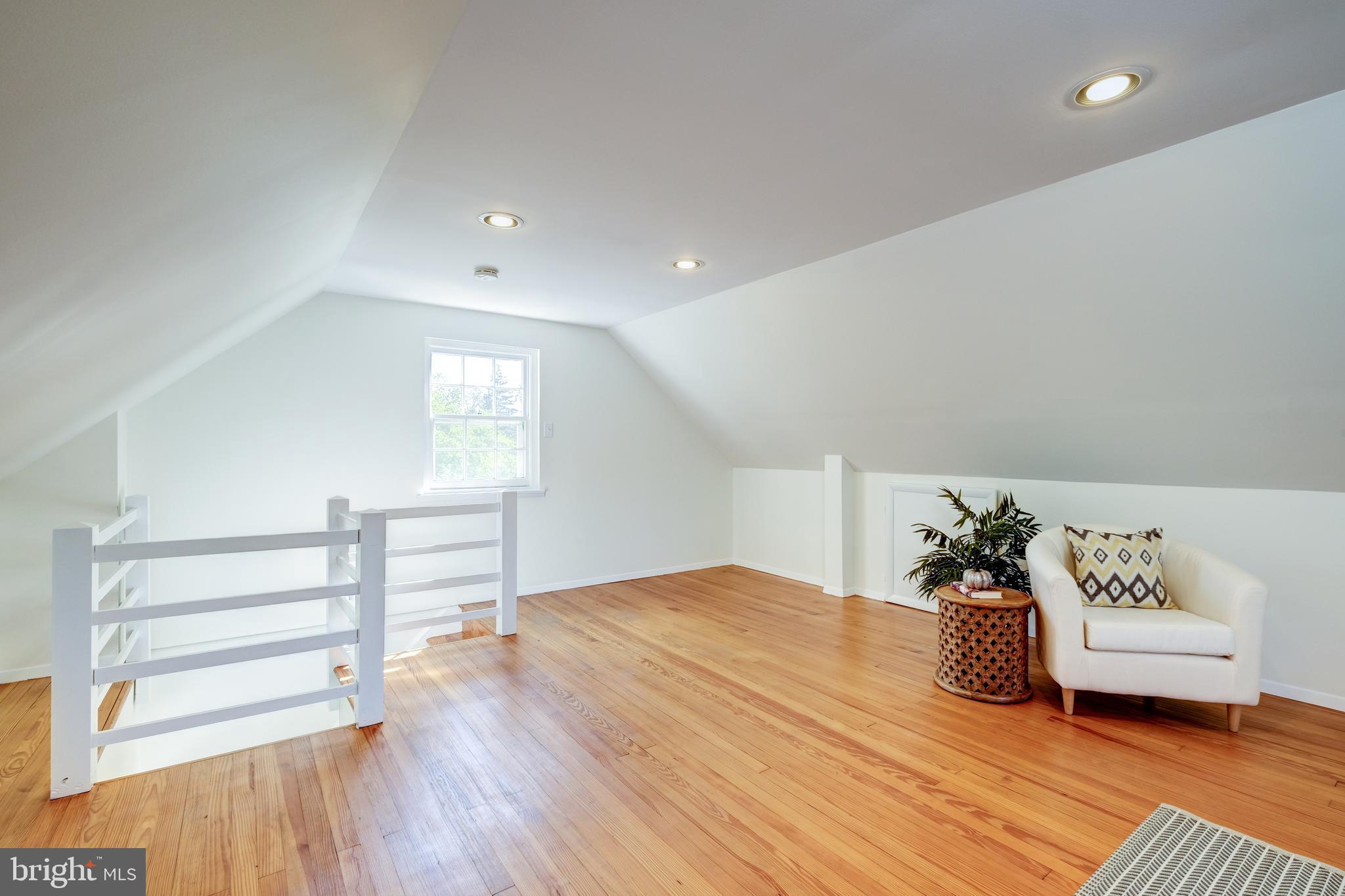 1113 Woodside Parkway Silver Spring, MD 20910 - Photo 21 of 32 Finished third floor....bonus!