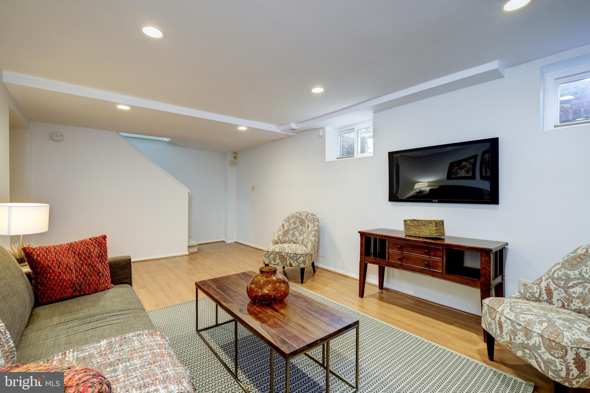 1113 Woodside Parkway Silver Spring, MD 20910 - Photo 23 of 32 Family room