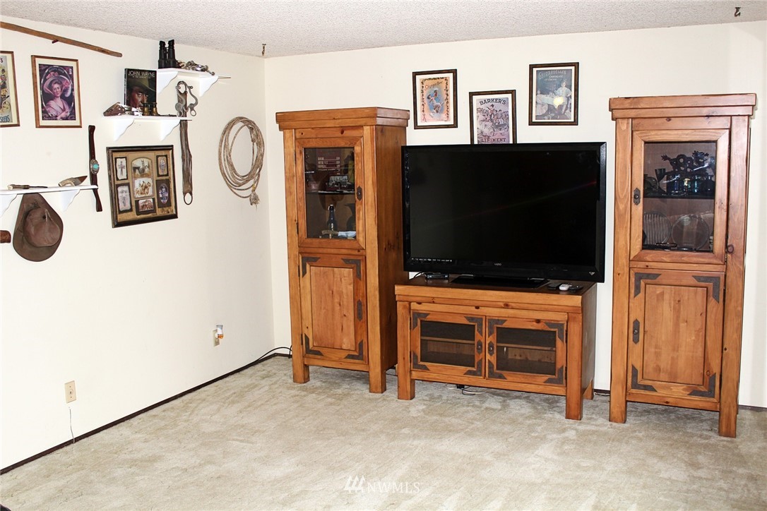 7931 186th Avenue Southwest Rochester, WA 98579 - Photo 9 of 24