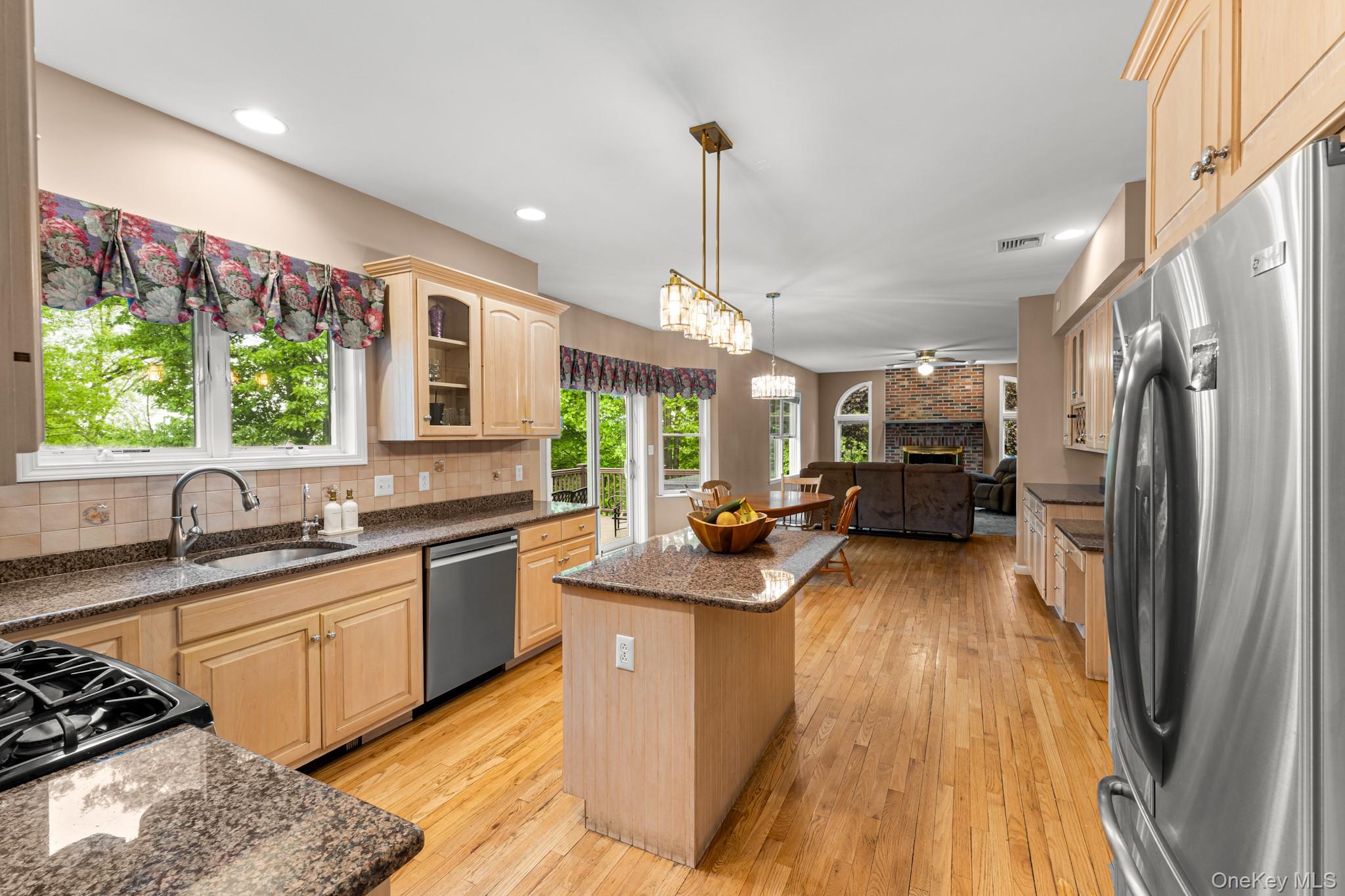 35 Pyngyp Road Stony Point, NY 10980 - Photo 8 of 35