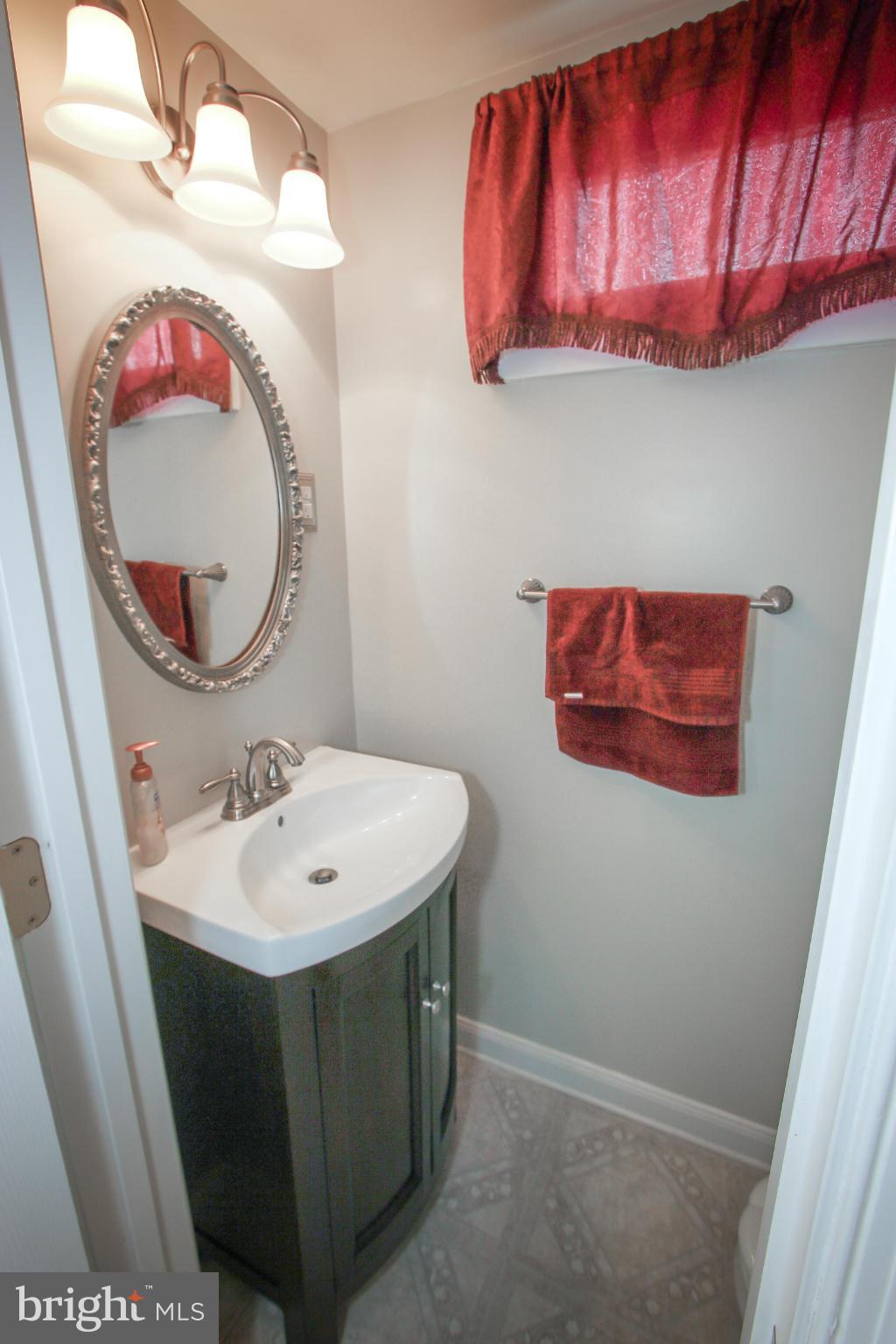 4117 Lees Corner Road Chantilly, VA 20151 - Photo 16 of 30 Bath