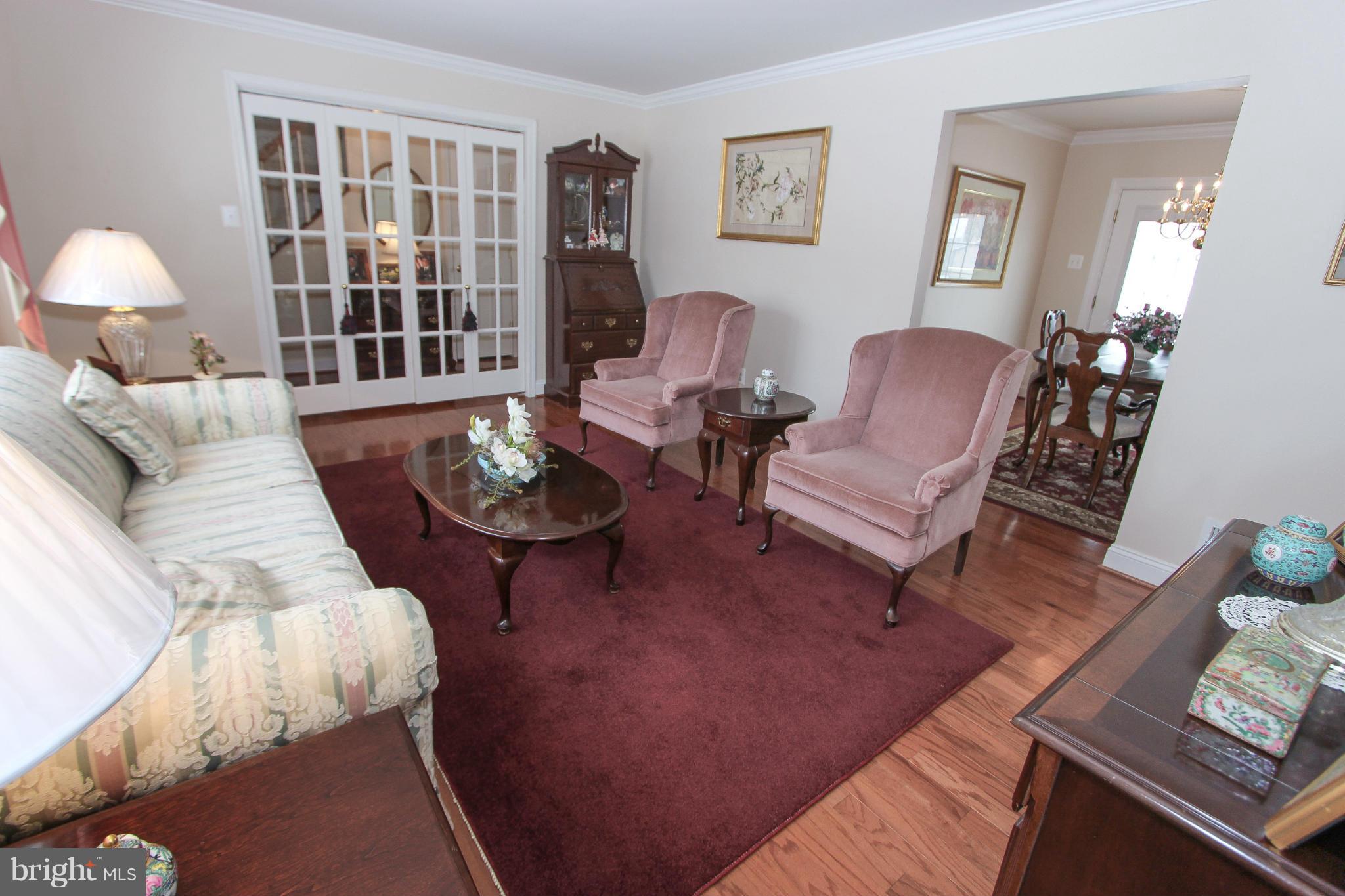 4117 Lees Corner Road Chantilly, VA 20151 - Photo 5 of 30 Living Room