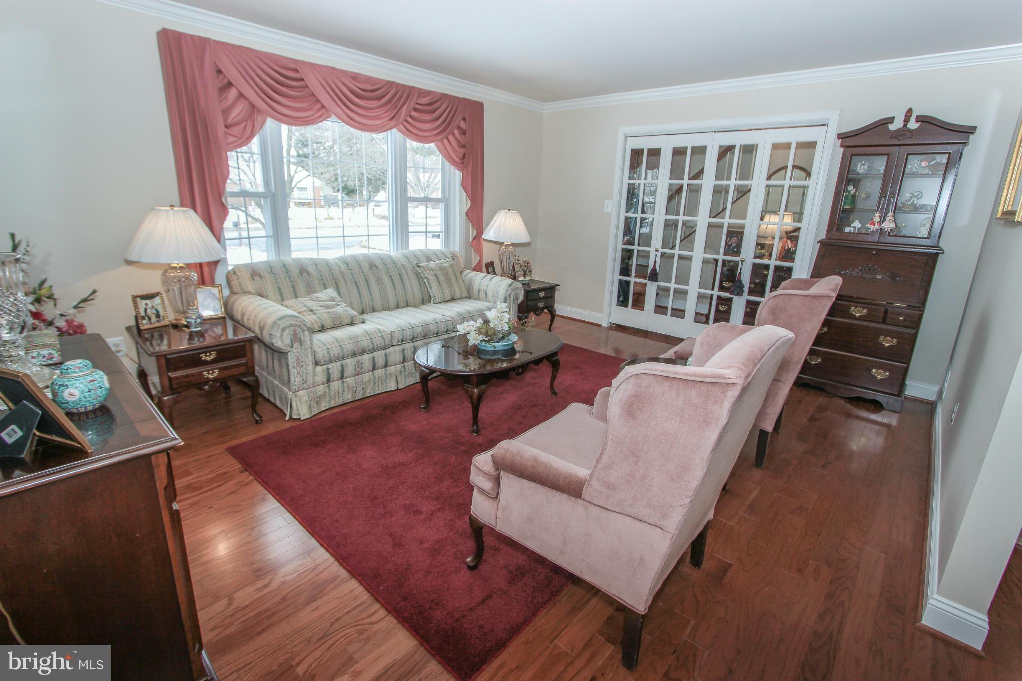 4117 Lees Corner Road Chantilly, VA 20151 - Photo 6 of 30 Living Room