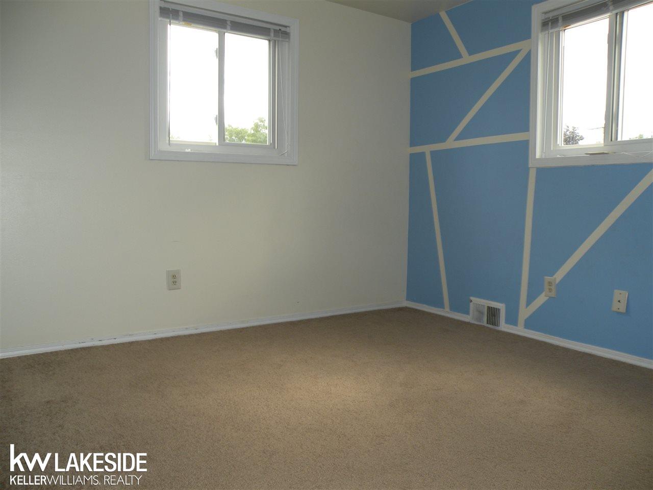 8590 Chicago Road Warren, MI 48093 - Photo 10 of 17 31330140-9.JPG