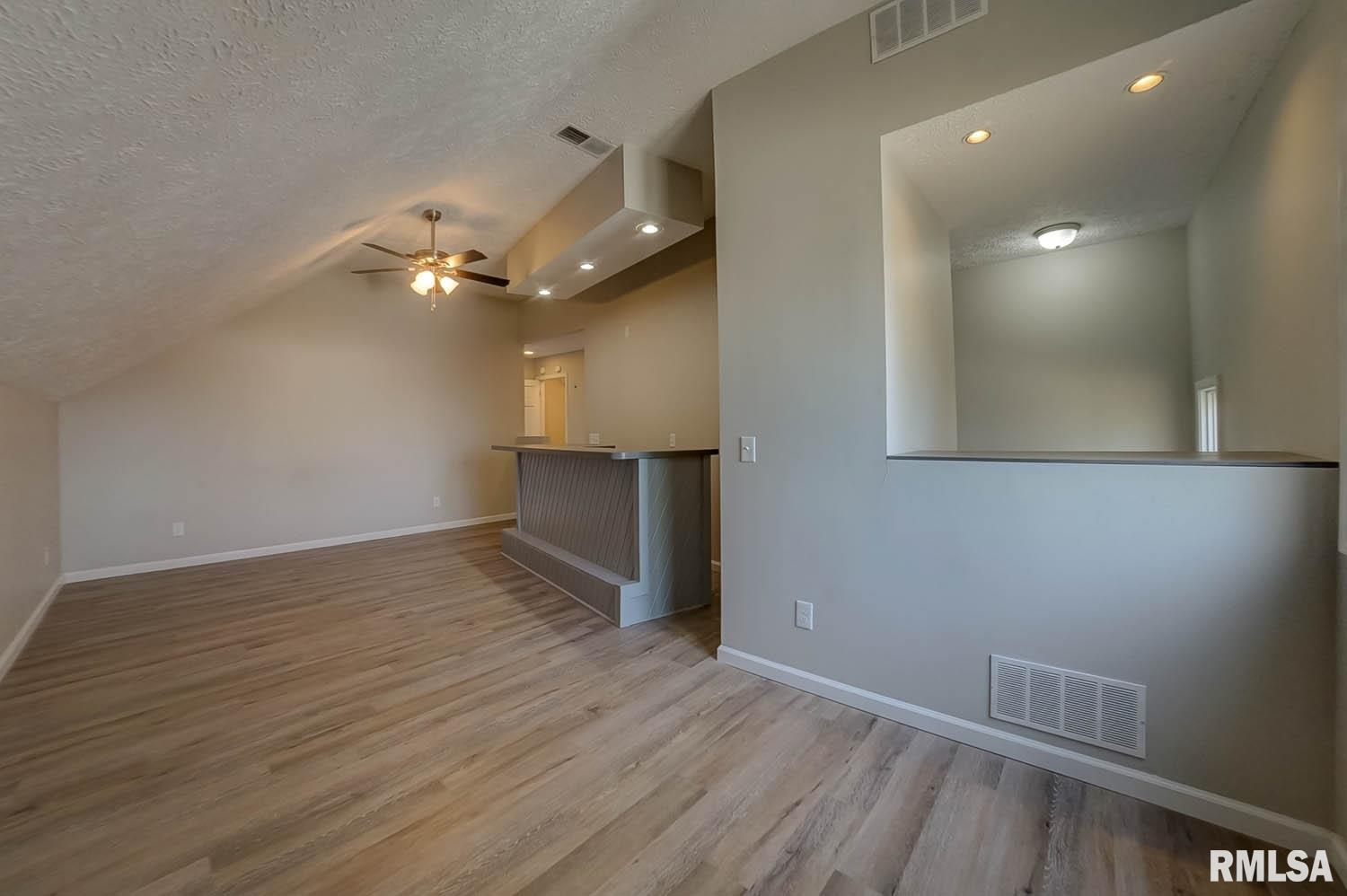 1521 West Selinger Street Springfield, IL 62702 - Photo 13 of 31