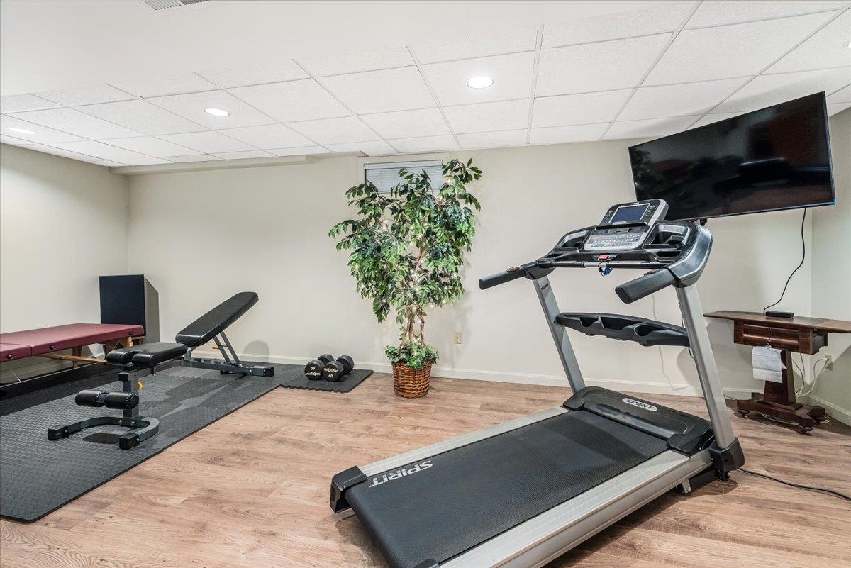 14 Nathaniel Drive Hudson, NH 03051 - Photo 42 of 60