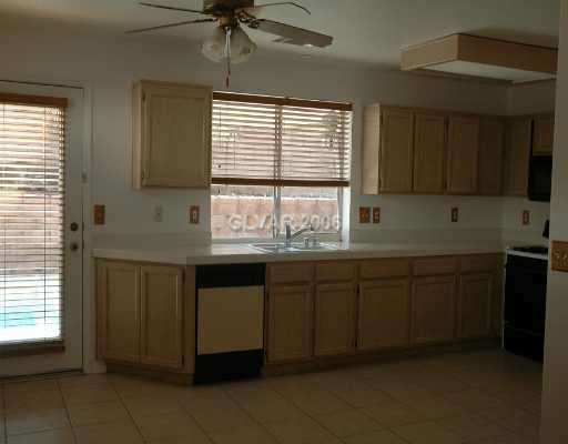 1832 April Mist Street Henderson, NV 89002 - Photo 3 of 8 Kitchen.