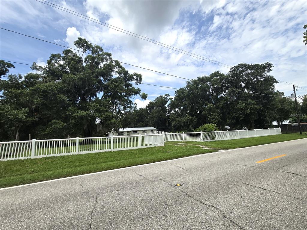 1214 Jerry Smith Road Dover, FL 33527 - Photo 8 of 50 Gallery Image 8