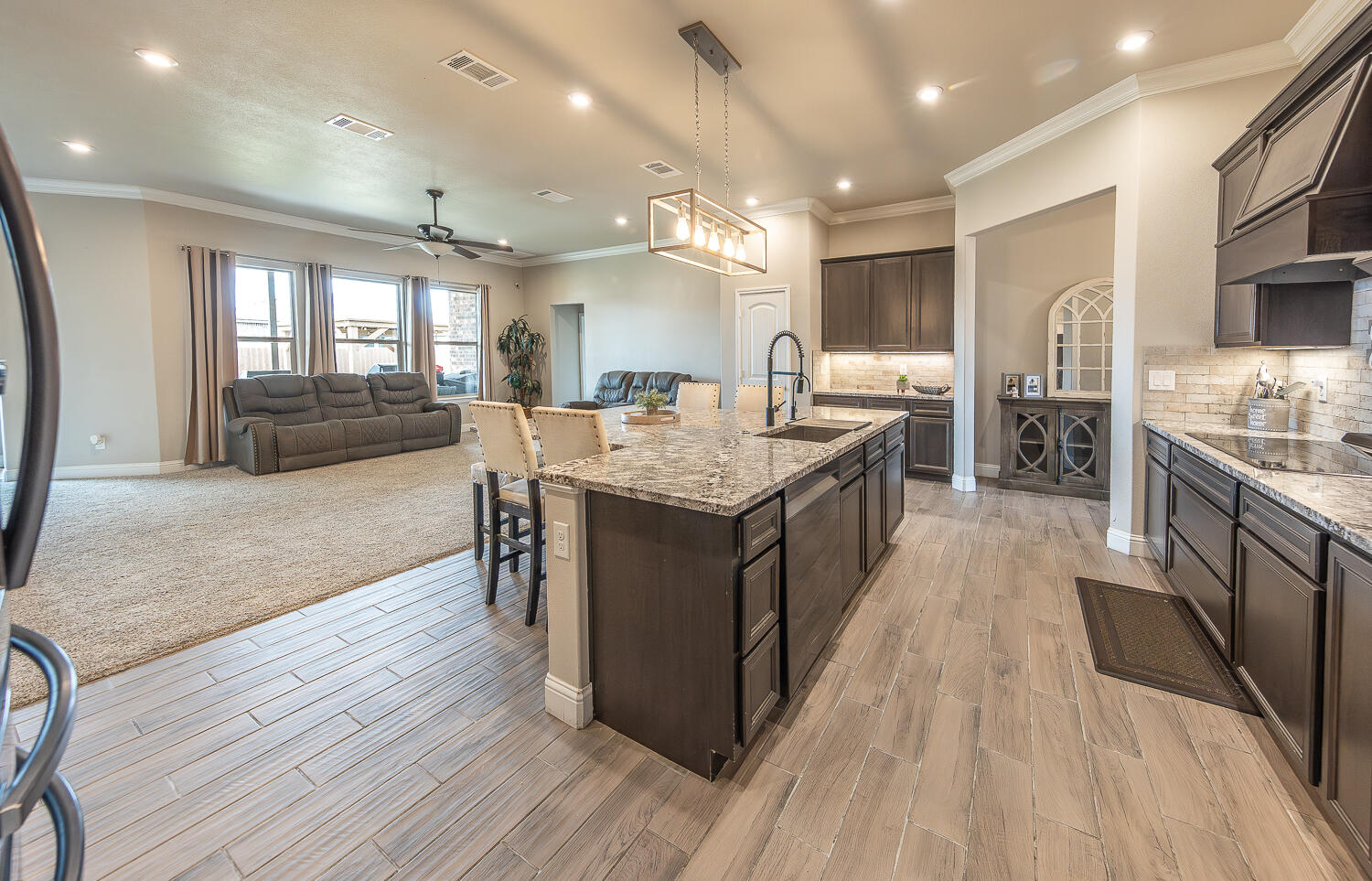 7331 99th Street Lubbock, TX 79424 - Photo 8 of 28 2L9A0250-2