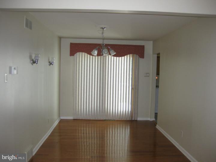 352 Newtown Road Warminster, PA 18974 - Photo 4 of 17 Dining Room