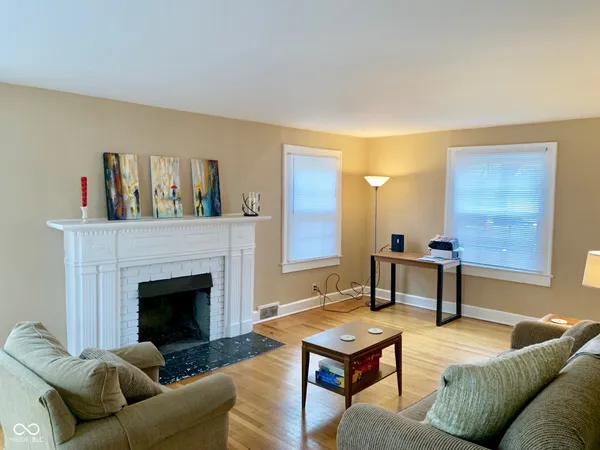 $2,450 | 425 West 44th Street, Indianapolis, IN 46208