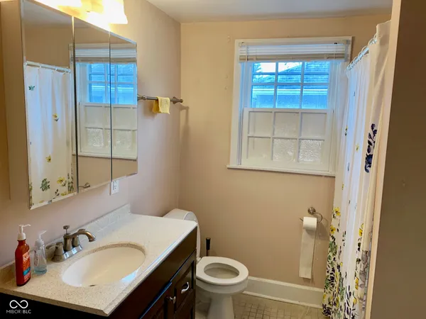 $2,450 | 425 West 44th Street, Indianapolis, IN 46208