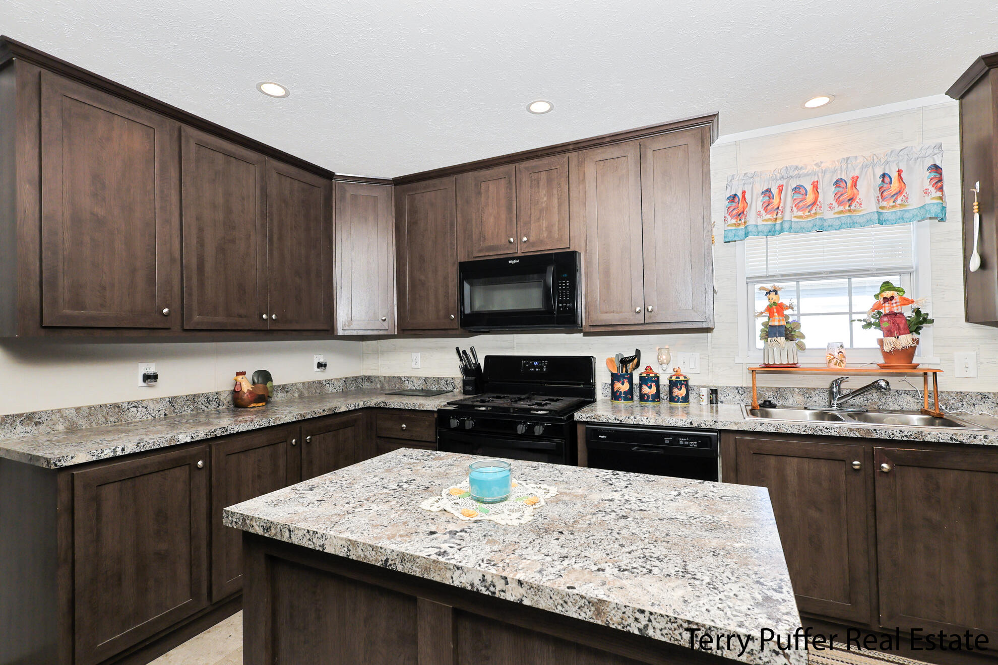 261 Taffy Lane, Unit 602 Muskegon, MI 49442 - Photo 11 of 27 new00001406