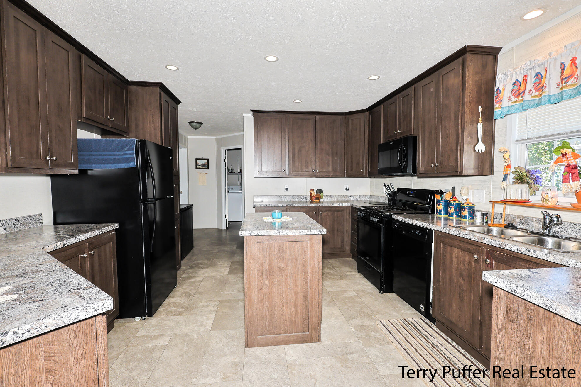 261 Taffy Lane, Unit 602 Muskegon, MI 49442 - Photo 8 of 27 new00001400