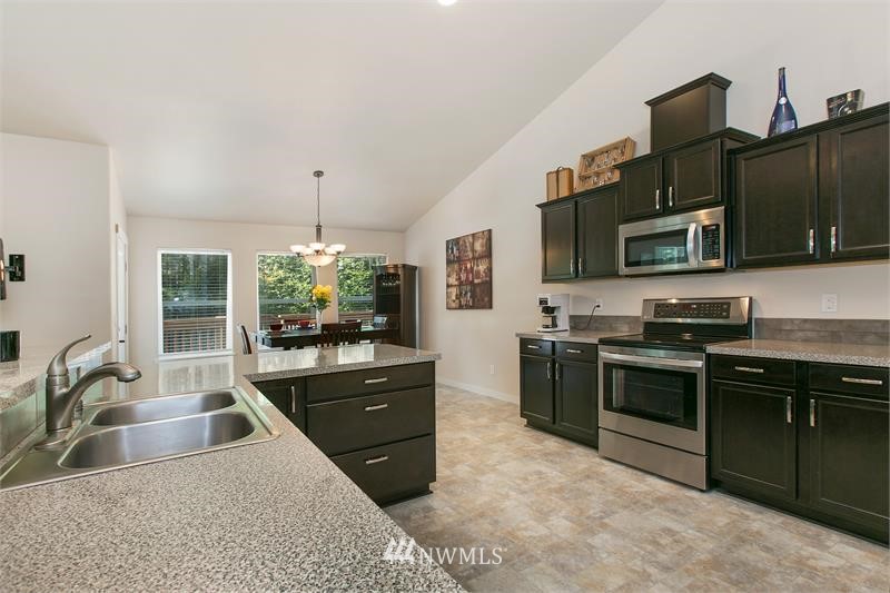 11702 Banner Road Southeast Olalla, WA 98359 - Photo 11 of 21 Gallery Image 11