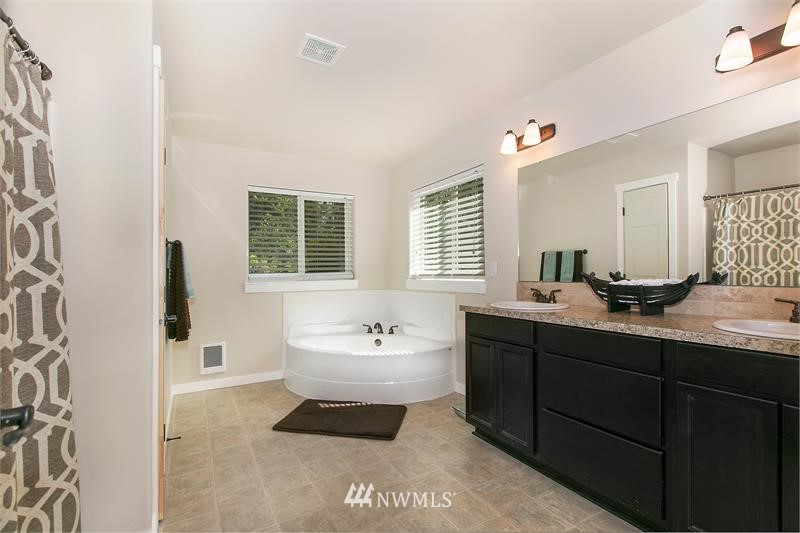 11702 Banner Road Southeast Olalla, WA 98359 - Photo 16 of 21 Gallery Image 16