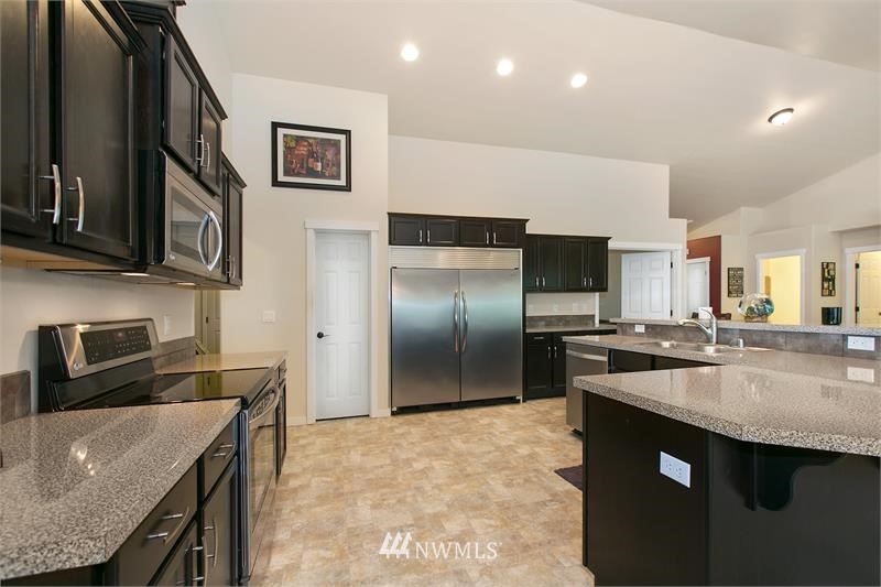 11702 Banner Road Southeast Olalla, WA 98359 - Photo 10 of 21 Gallery Image 10