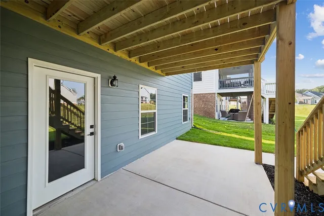 a house view with a outdoor space