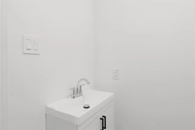 $400,000 | 1938 El Paso Street, Grand Prairie, TX 75051