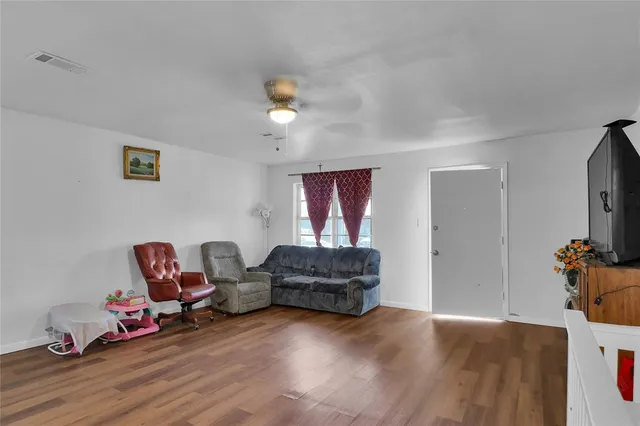 $400,000 | 1938 El Paso Street, Grand Prairie, TX 75051