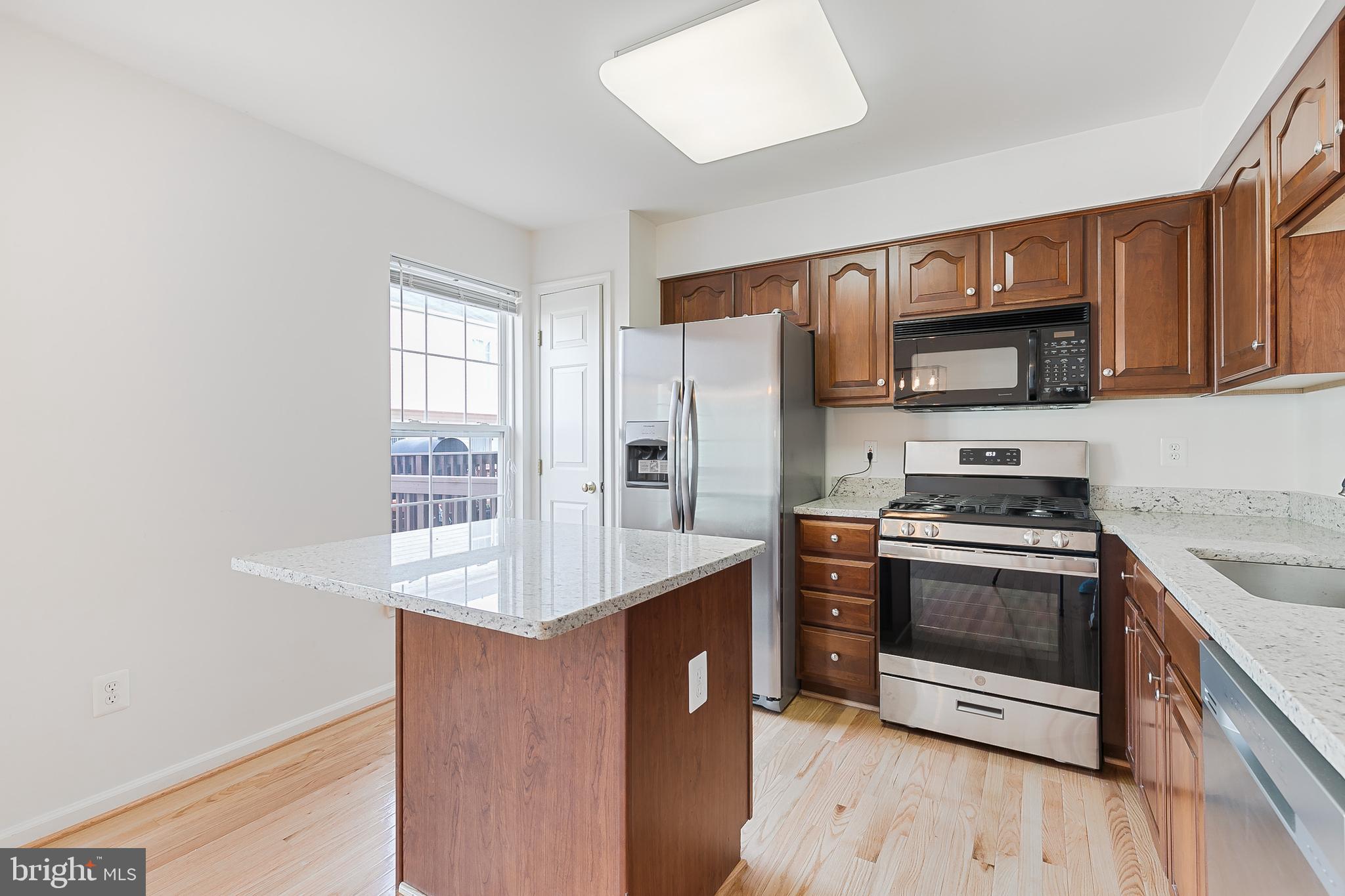 6401 Lureta Ann Lane Springfield, VA 22150 - Photo 16 of 43