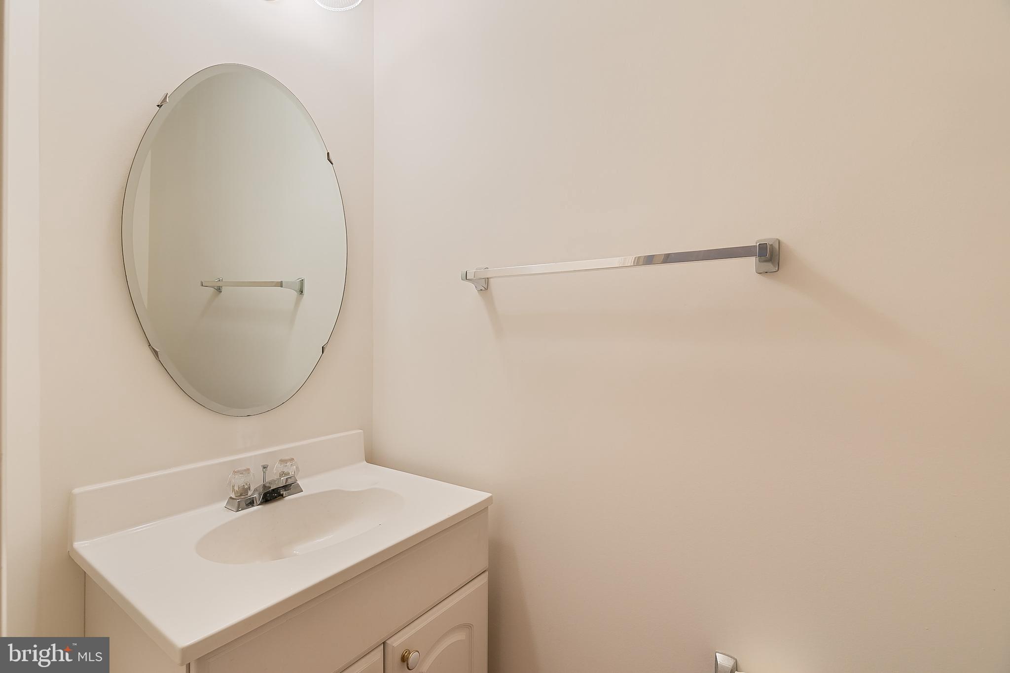 6401 Lureta Ann Lane Springfield, VA 22150 - Photo 9 of 43