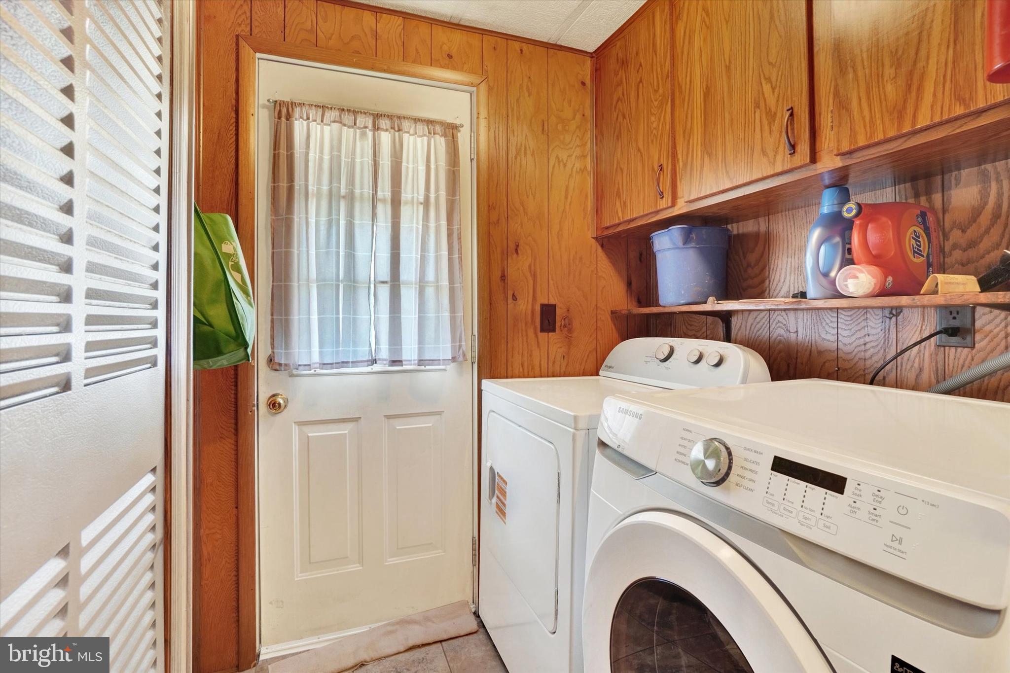 225 Country Ridge Drive York, PA 17408 - Photo 13 of 27