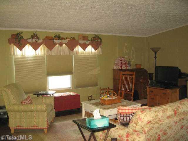 354 Roberts Farm Road Reidsville, NC 27320 - Photo 11 of 16 Living Room.