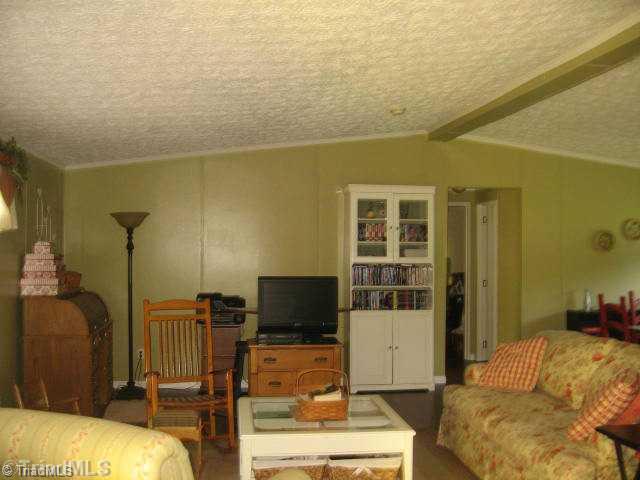 354 Roberts Farm Road Reidsville, NC 27320 - Photo 13 of 16 Living Room.
