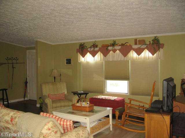 354 Roberts Farm Road Reidsville, NC 27320 - Photo 3 of 16 Living Room.