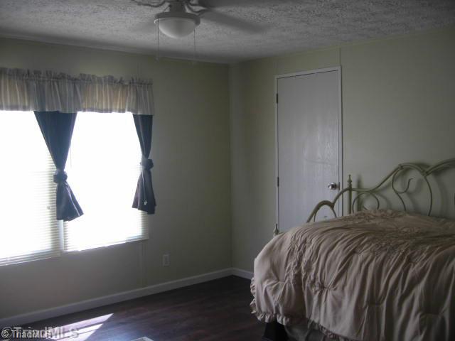 354 Roberts Farm Road Reidsville, NC 27320 - Photo 6 of 16 2nd Bedroom.