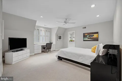 $3,495,000 | 8917 Harvest Square Court, Potomac, MD 20854