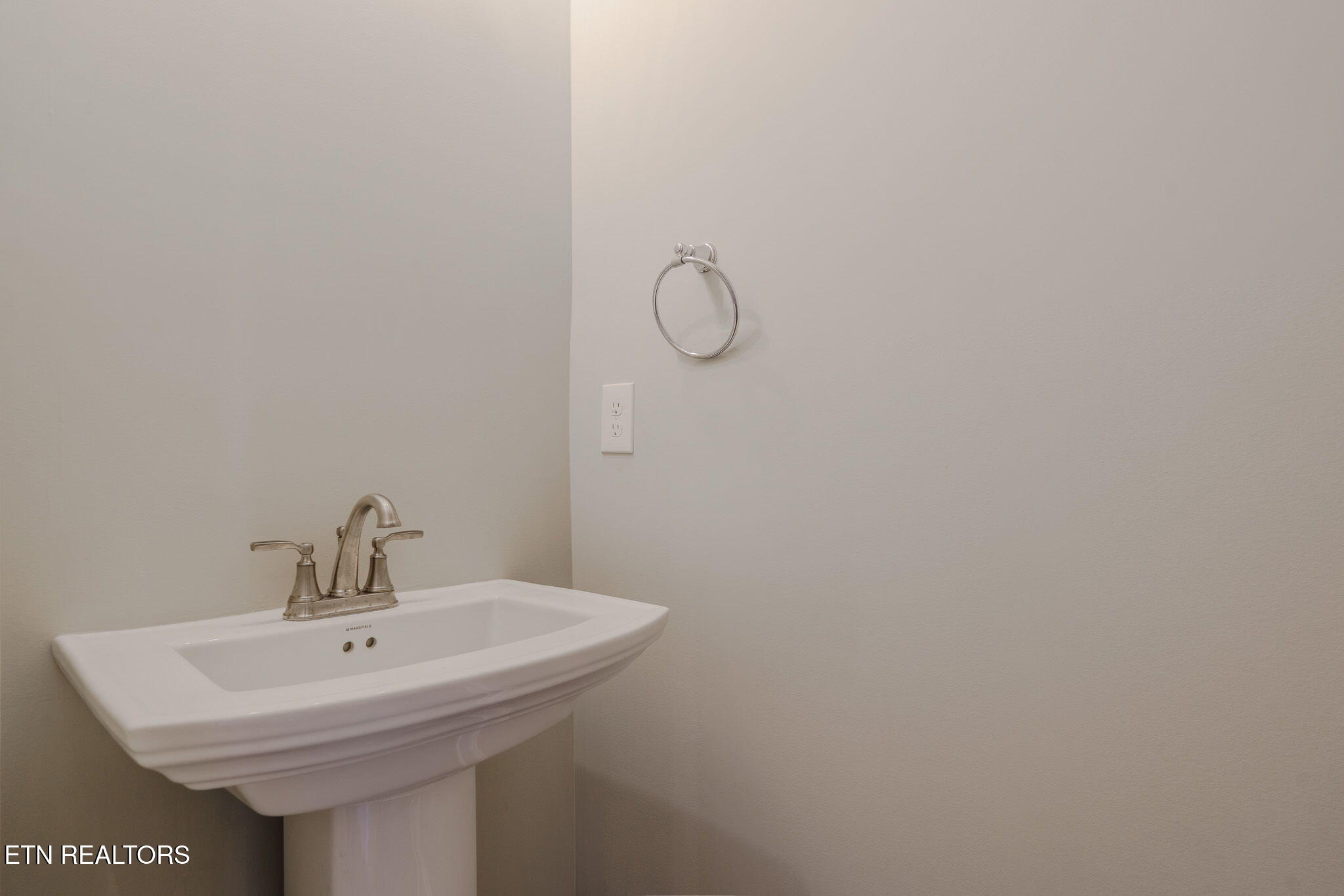 2927 Snow Pond Road Knoxville, TN 37931 - Photo 20 of 60 Half Bath on Main