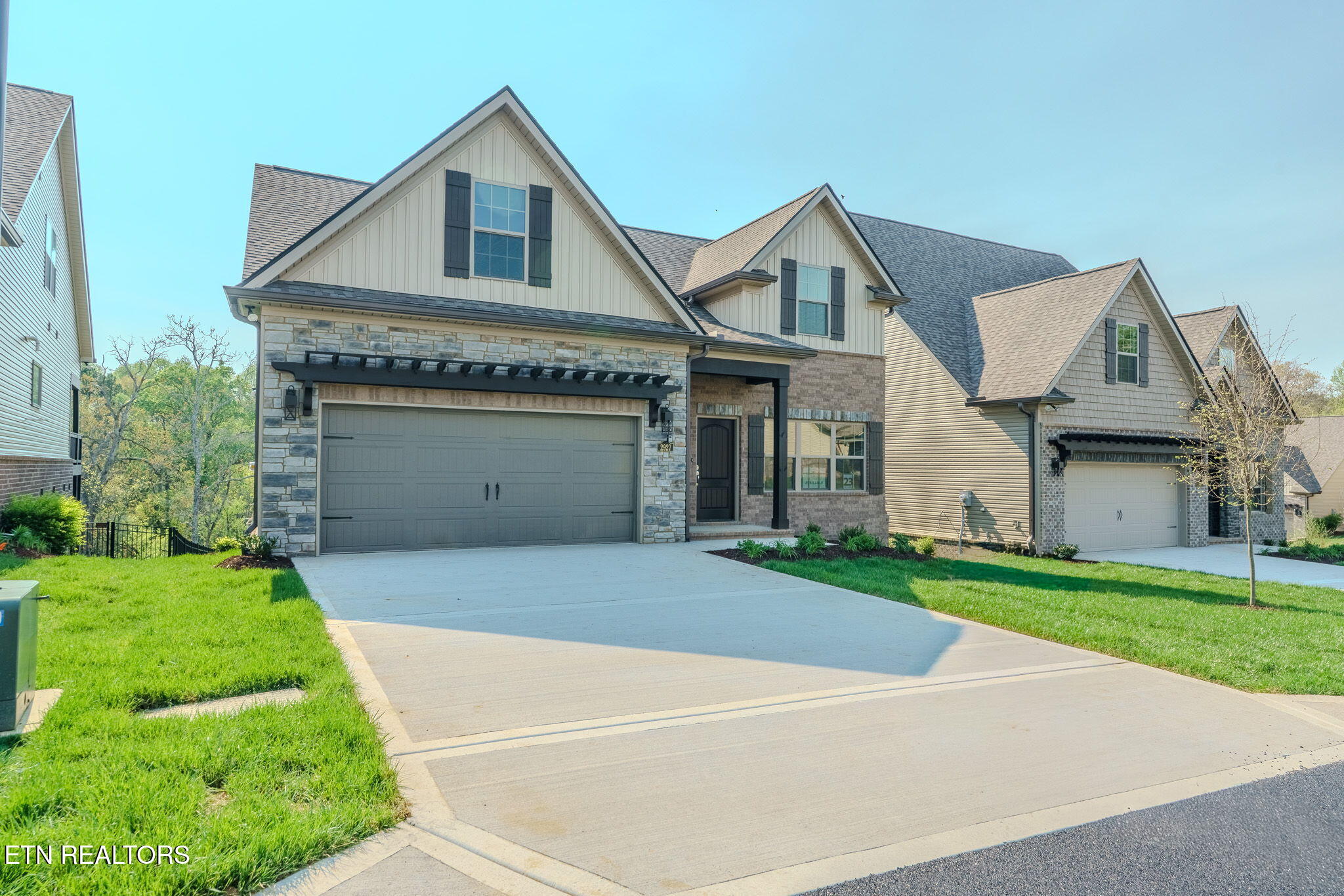 2927 Snow Pond Road Knoxville, TN 37931 - Photo 2 of 60 Exterior 2