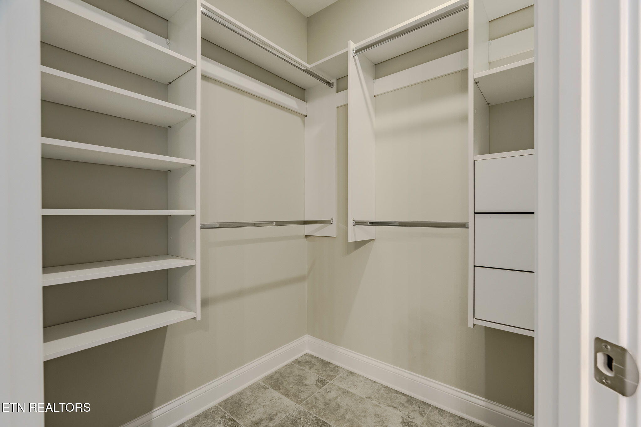 2927 Snow Pond Road Knoxville, TN 37931 - Photo 29 of 60 Master Closet 1