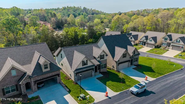 $788,900 | 2927 Snow Pond Road, Knoxville, TN 37931