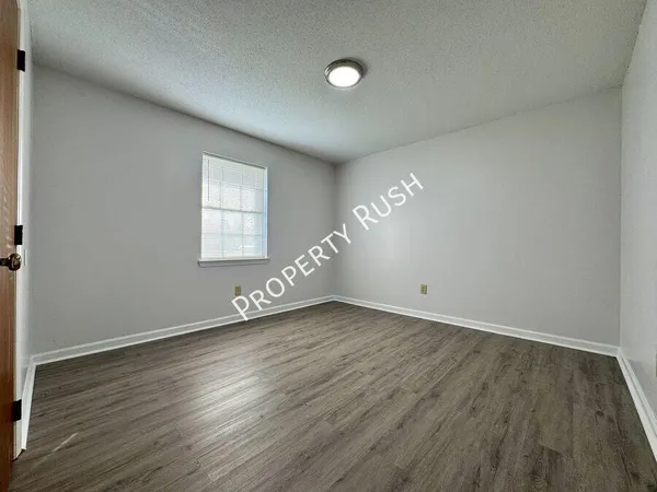 $1,250 | 5009 Marylin Lane, Unit B, Chattanooga, TN 37411