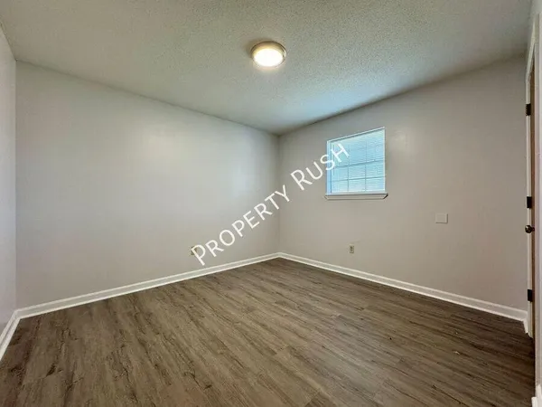 $1,250 | 5009 Marylin Lane, Unit B, Chattanooga, TN 37411