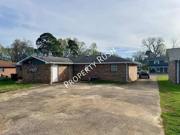 $1,250 | 5009 Marylin Lane, Unit B, Chattanooga, TN 37411