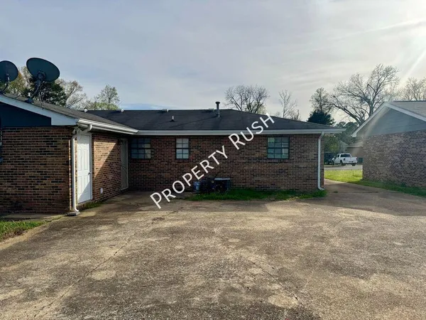 $1,250 | 5009 Marylin Lane, Unit B, Chattanooga, TN 37411