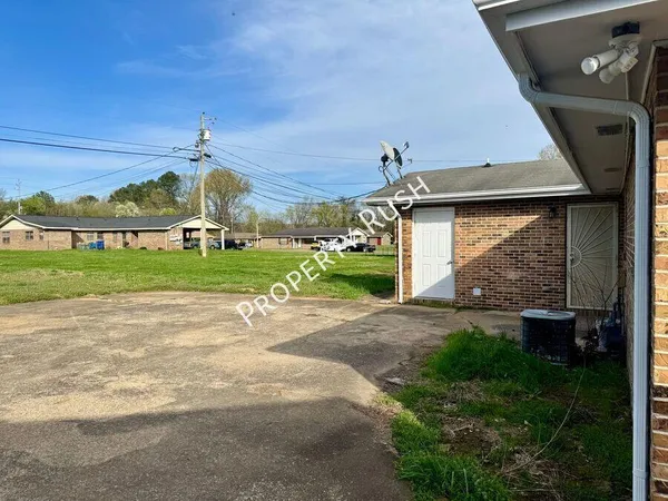 $1,250 | 5009 Marylin Lane, Unit B, Chattanooga, TN 37411